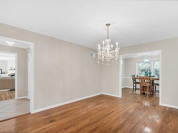 57 Lilac Lane, 29481 Lead Town