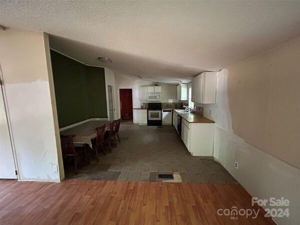 23 Lavender St, 78512 Leadville City