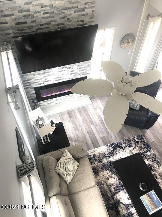 47 Pine St, 64321 Platinum City
