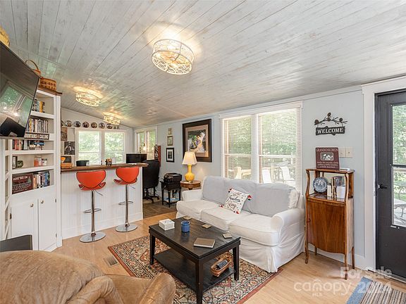52 Nectarine Street, 89475 Nickel Town