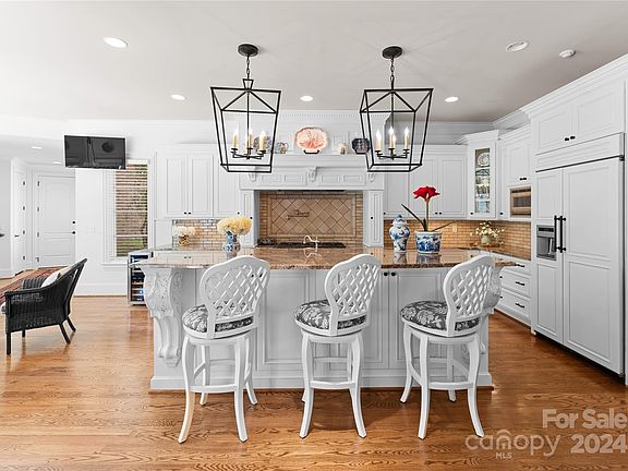 72 Lilac Lane, 23918 Iron City