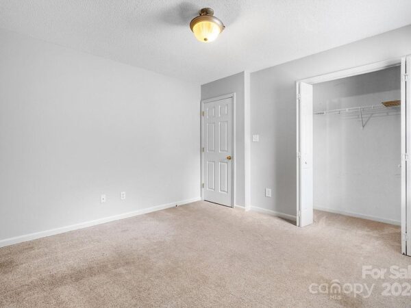 17 Aspen Avenue, 90210 Silver City