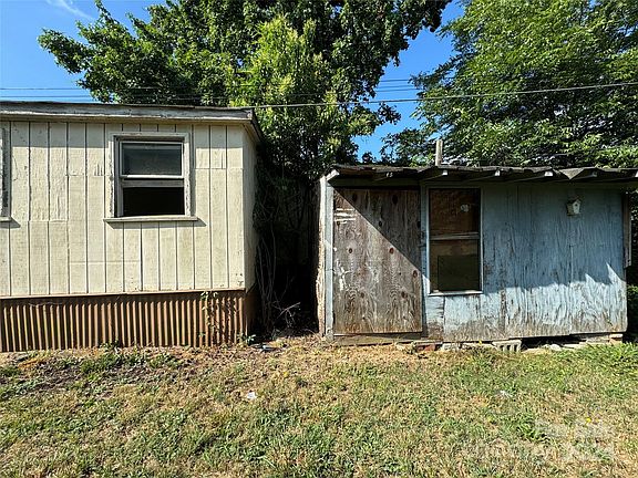 54 Elm Street, 38420 Emerald Town