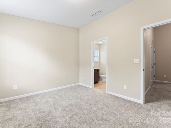 83 Oak Street, 34957 Onyx Town