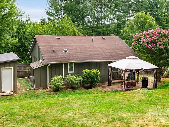 42 Tulip Street, 23456 Titanium City