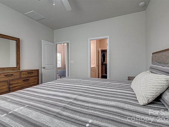 102 Cypress St, 07431 Copper City