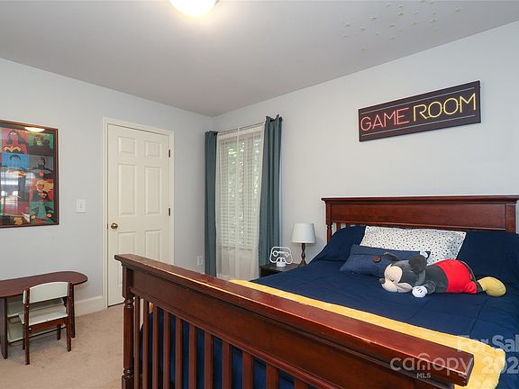 45 Yellowwood Street, 23847 Gold Town