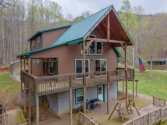 102 Violet Street, 48572 Vanadium City