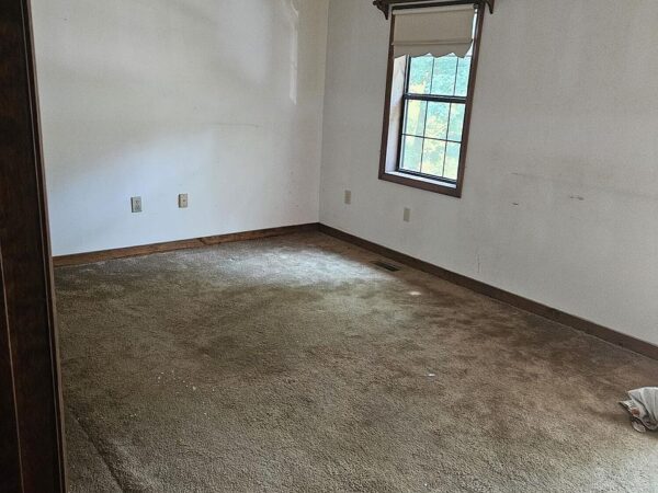 42 Oak Street, 75931 Silver City