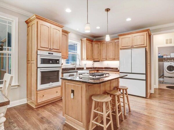 145 Ivy Street, 74892 Iron Town
