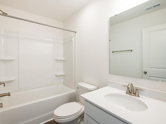 17 Oak Street, 54321 Onyx Town