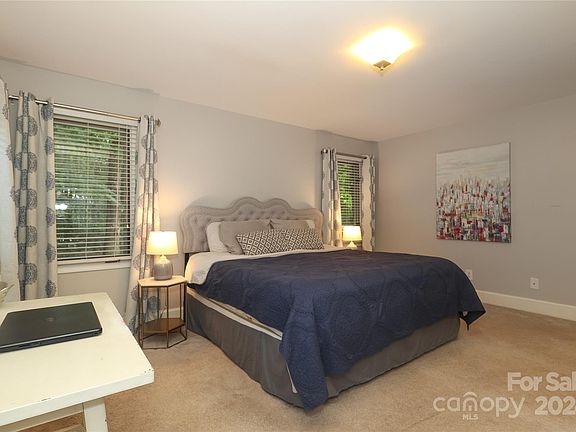 45 Yellowwood Street, 23847 Gold Town