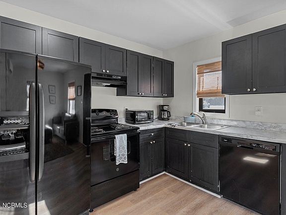 72 Jasmine Avenue, 48516 Iron Town
