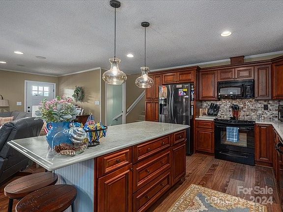 23 Fir Street, 86753 Iron Town