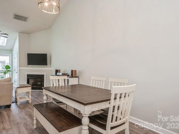27 Willow St, 83601 Iron City