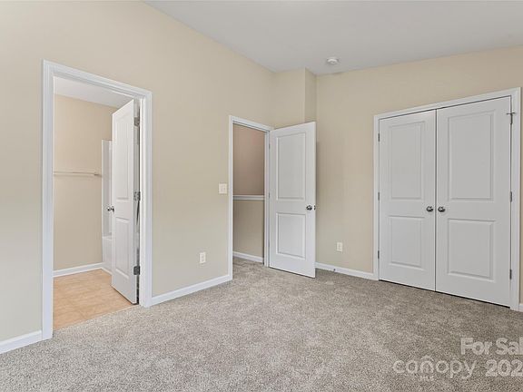 83 Oak Street, 34957 Onyx Town