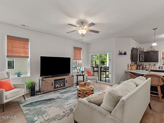47 Greenbriar Lane, 63849 Gold City