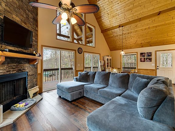 102 Violet Street, 48572 Vanadium City