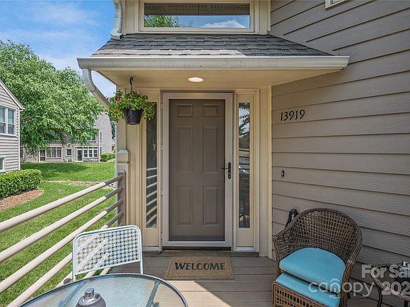 27 Willow St, 83601 Iron City