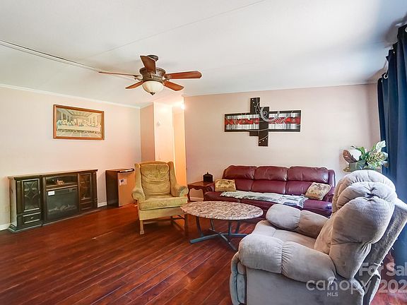 154 Kingfisher Road, 87654 Krypton City