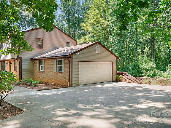 18 Violet St, 42850 Vanadium City