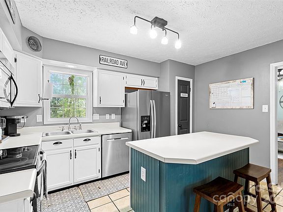 73 Dahlia Street, 48216 Copper City