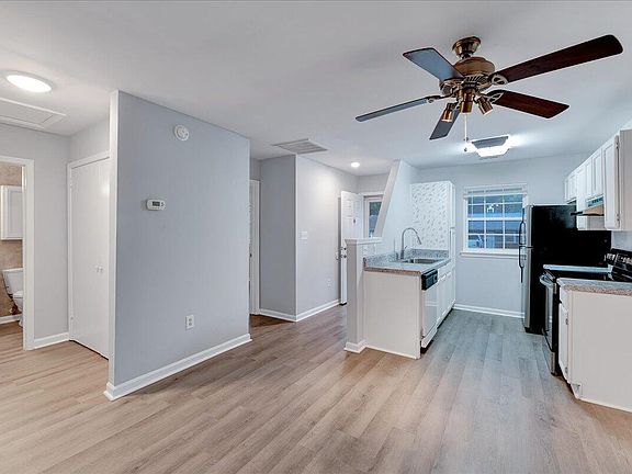 142 Quartz Street, 62954 Nickel City