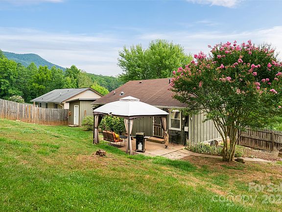 42 Tulip Street, 23456 Titanium City