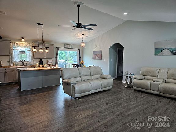 64 Quince St, 92741 Silver City