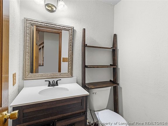 56 Goldcrest Avenue, 32415 Silver Town