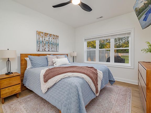 22 Oak Street, 31425 Silver City