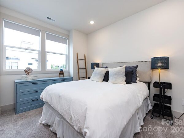 142 Quince St, 37562 Quartz Town