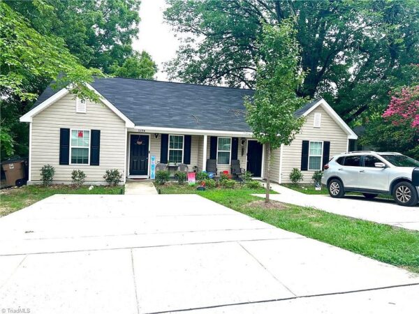 23 Ivy Street, 78354 Iron Town