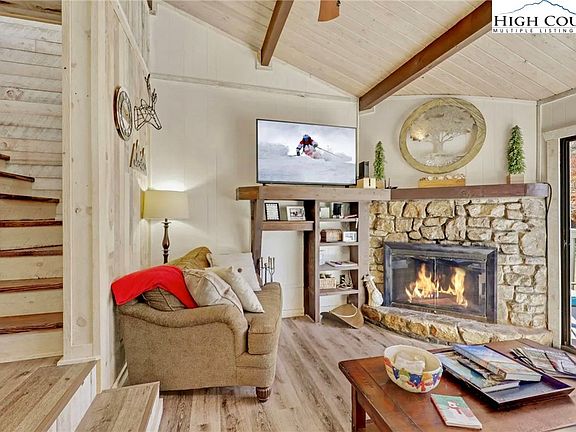 72 Greenbriar Drive, 48123 Gold City