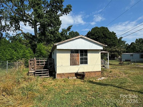 54 Elm Street, 38420 Emerald Town