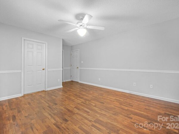 17 Aspen Avenue, 90210 Silver City