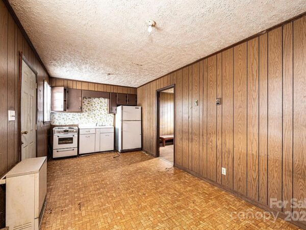 53 Maple Street, 48219 Mercury Town
