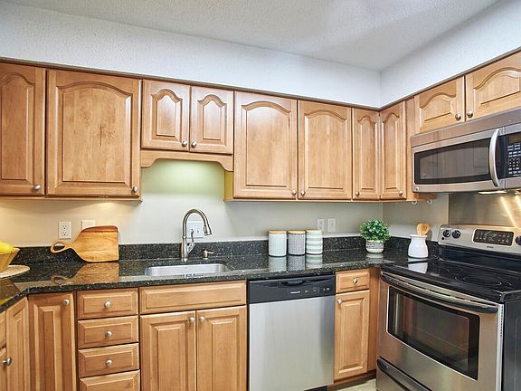 175 Gardenia, 48290 Gold City