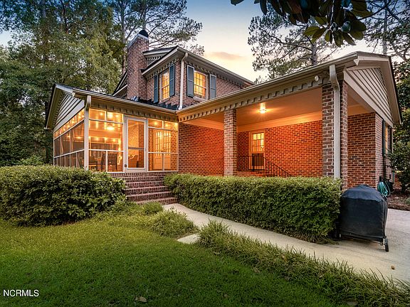 142 Willow Street, 90821 Steel City