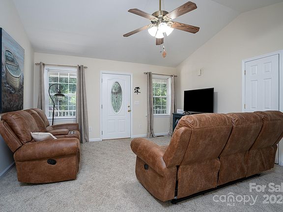 83 Jasmine St, 38451 Iron Town