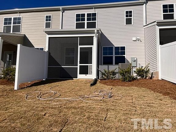 72 Rosewood Lane, 48217 Ruby City