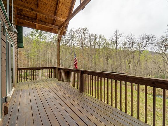 102 Violet Street, 48572 Vanadium City