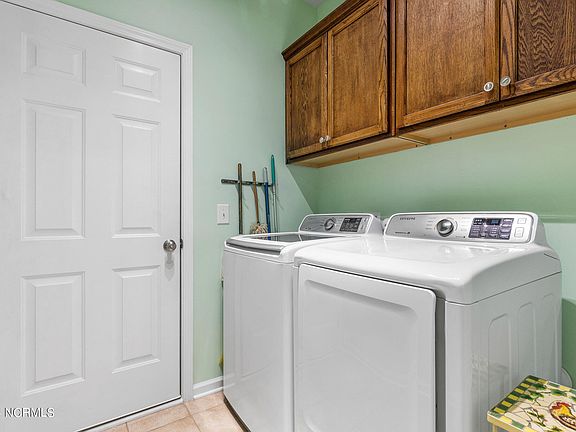 134 Yellow Tulip Street, 47290 Iron Town