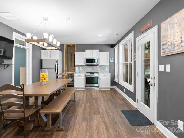 15 Aspen Street, 92817 Aluminum City
