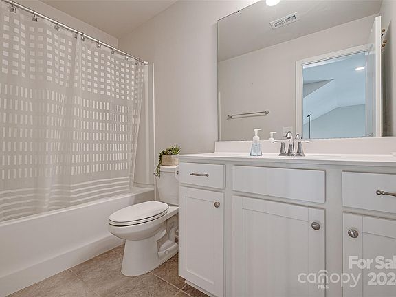 102 Cypress St, 07431 Copper City