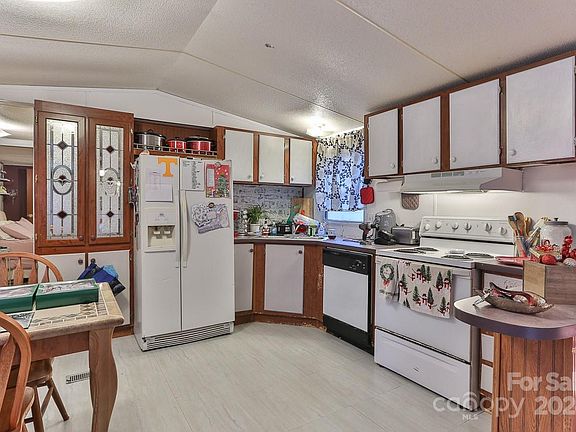 112 Rosewood, 47629 Rhodium City