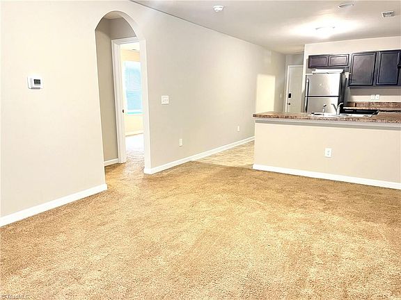 23 Ivy Street, 78354 Iron Town