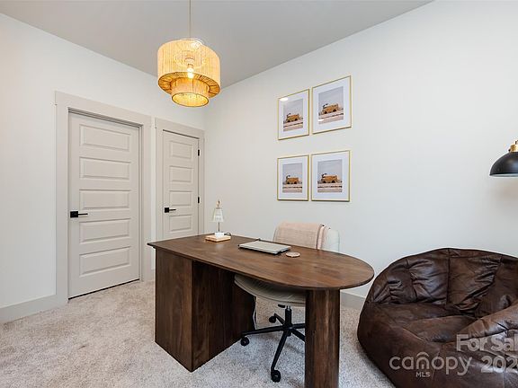 142 Quince St, 37562 Quartz Town
