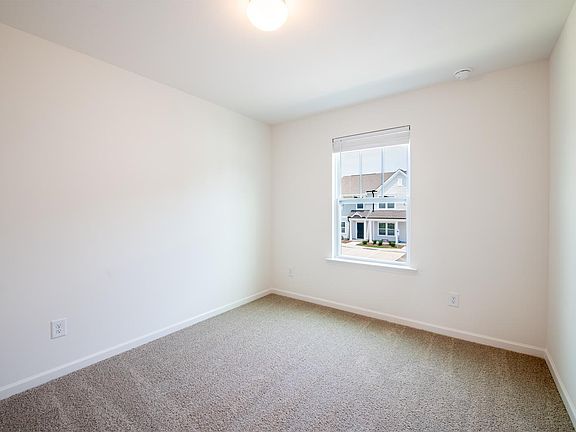17 Oak Street, 54321 Onyx Town