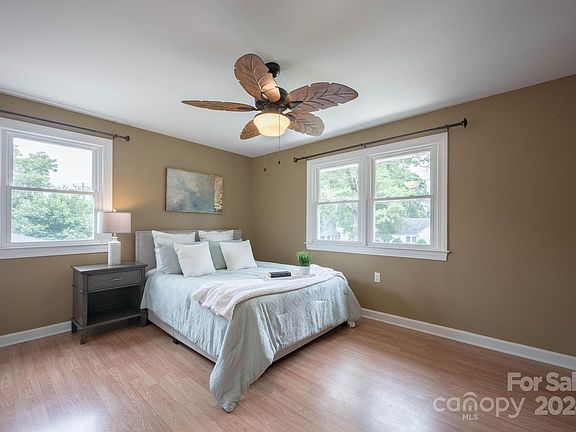 89 Ivy Lane, 45321 Iron Town